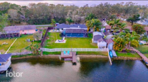 Pura Vida Lake House